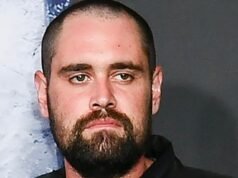 Nick Reiner visto no tribunal com colete suicida em primeira aparição após prisão pelo assassinato brutal dos pais: ATUALIZAÇÕES AO VIVO