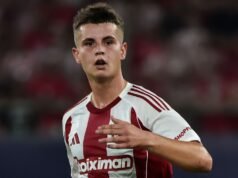 Rumores de transferência, notícias: Mouzakis, alvo do Real Madrid e do Man Utd, escolhe o próximo clube