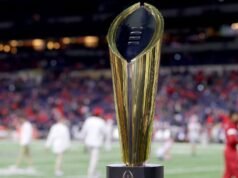 Alabama, Miami entra, Notre Dame sai enquanto Indiana lidera o campo CFP de 12 equipes