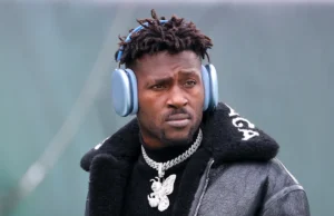 Antonio Brown espera que a acusação de tentativa de homicídio seja rejeitada, citando a lei de ‘defender sua posição’ da Flórida