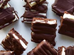 Receita de biscoitos natalinos: barras de chocolate com hortelã-pimenta