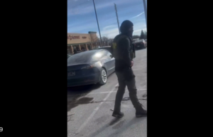 Agentes do ICE chamam a atenção ao se gabar do pagamento